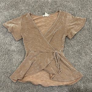 3/$20 🛍️ Women’s Short Sleeve Top Size S